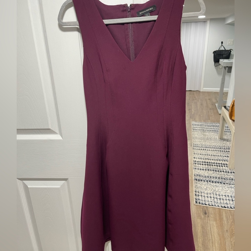 Banana Republic size 6, work dress - burgundy